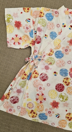Kimono infantil em Algodão Flor de Sakura na internet