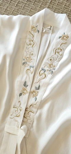 Imagem do Kimono curto Branco Bordado