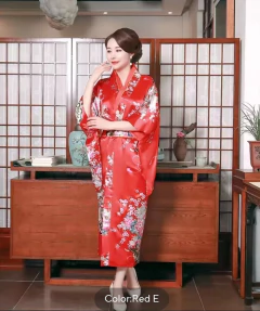 Yukata em Seda Flor Fortuna - Vermelha - Kimonos Liberdade