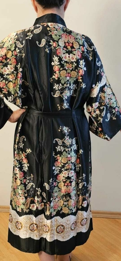 Kimono Longo Feminino em cetim fino Preto - Floral na internet