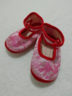 Sapatinho para bebê Rosa - Tam 4 - comprar online