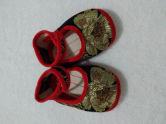 Sapatinho para bebê Preto com Dourado - Tam 3