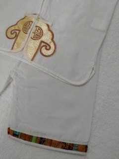 Conjunto Infantil Oriental Branco na internet