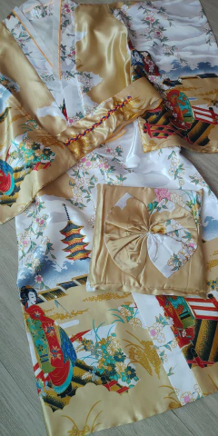Yukata Feminina Dourada Com Estampa De Gueixa - Tam Único - Kimonos Liberdade