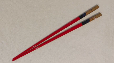 Hashi para cabelo em madeira - Kit 1 Par - Tsuru - Vermelho