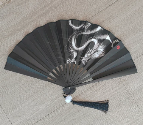 Leque em Tecido com Pingente de seda - Dragão