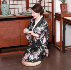 Yukata Feminina Preta Com Estampa De Pavão - Tam Único na internet