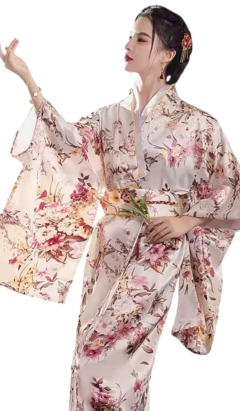 Yukata em Seda Off White Floral em Rosa - comprar online