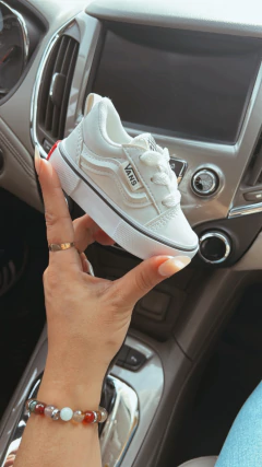 Zapatillas tipo Vans KNU #Blancas en internet