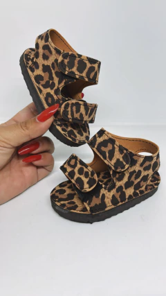 Sandalias para bebés con doble abrojo #AnimalPrint
