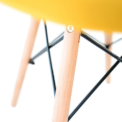 Sillas Eames Amarillas x4