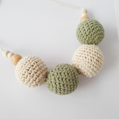 Collar de Lactancia Bolitas Verde Militar - comprar online
