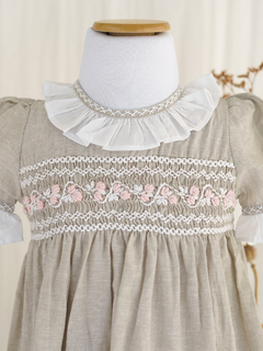 Vestido Emi Beige Smock Rosa - AMAPOLA Vestidos y camisas