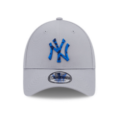 GORRA NEW ERA 9FORTY SEASONAL INFILL COLLECTION NEYYAN GRABAZ NAVY GRIS OS - comprar online