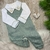 Jardineira Tricô Bebê Menino Bruno - Verde Maré - Jardineira e Body - comprar online