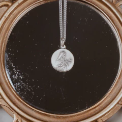 Dije Santa Teresita 18mm - comprar online