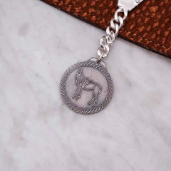 Llavero herradura grande- Caballo Polo - comprar online