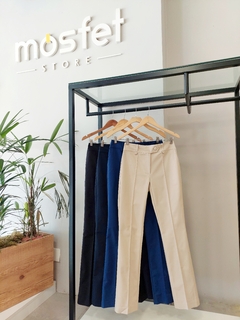Calça Reta Friso Bianca - loja online