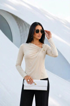 Blusa Manga Longa Detalhe Metal Lana - comprar online