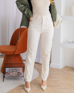 Calça Jeans MomFit Off white Di Collani DCF 11095C1 na internet