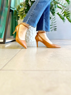 Scarpin Detalhes Vazados Isabela