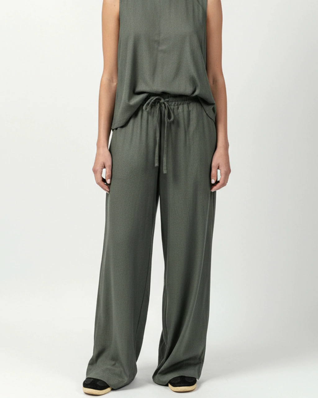 PANTALON HARU VERDE SECO