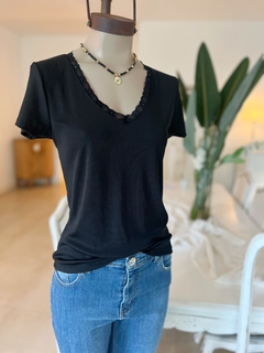 Remera Abril Negra
