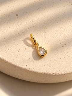 DIJE MINI GOTA - ENCHAPADO EN ORO