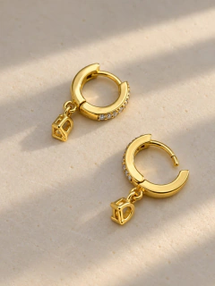 ARGOLLAS TRIÁNGULO CUBIC 1 CM- ACERO DORADO en internet