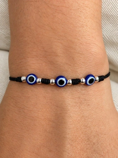 PULSERA HILO AJUSTABLE OJITO AZUL TRIPLE BLACK - PLATA - Hosanna Joyas