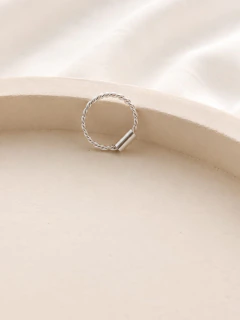 ARGOLLA SOLITARIA SMOOTH TORZADA 0.8CM - PLATA