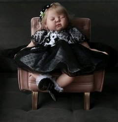 Bebê reborn alegra