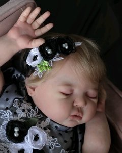 Bebê reborn alegra na internet