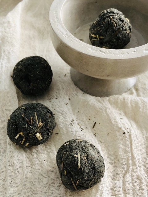 Bombita sahumadora en paquete de cuatro unidades