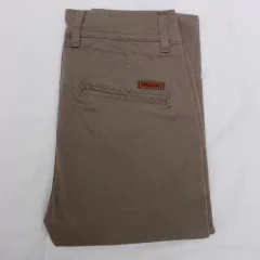 Pantalón chino en internet