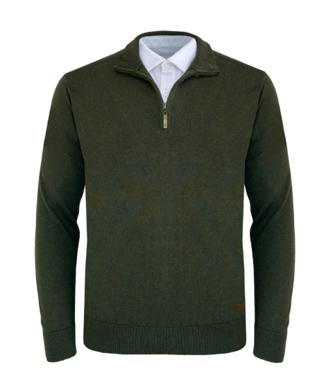 Sweater medio cierre metálico.