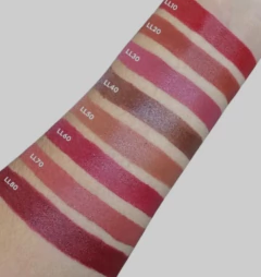 (HBL600X24) Set de 24 labiales SATIN LIP LUXE - RUBY ROSE en internet