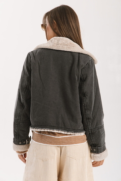 Campera MUNICH Negra - Transferencia $134.775 - tienda online