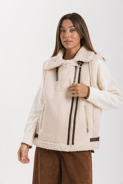 Chaleco QUILLÉN Crudo - Transferencia $65.025 - tienda online