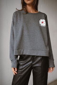 Buzo Flower Market - Transferencia $26.220 - tienda online