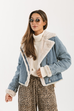 Campera MUNICH Celeste - Transferencia $134.775 en internet
