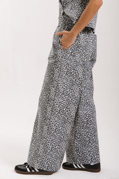 Imagen de Pantalon KIM Animal print - Transferencia $48.675