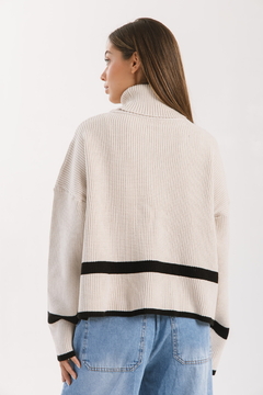 Poleron NAPOLES Beige - Transferencia $52.050