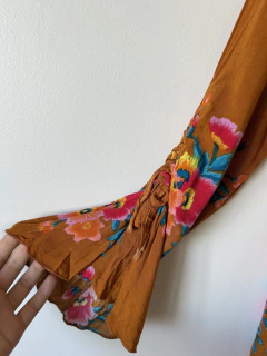 Camisola floreada en internet