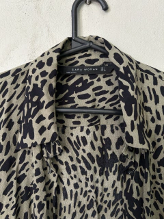 Camisa negra y verde - Zara - Talle L - tienda online