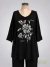 Remera modal semi evase manga 3/4 - hojas negro flor ART9302