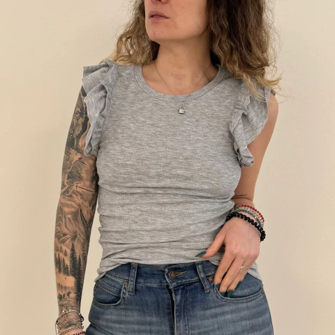 Musculosa Doble volado Gris - comprar online