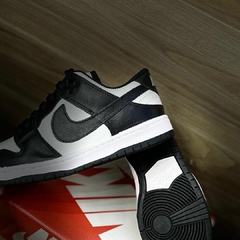 Tenso Nike Dunk Preto e Branco na internet