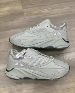 Adidas Yeezy Boost 700 V2 Salt - comprar online
