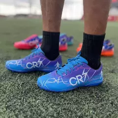 Chuteira CR7 Society na internet